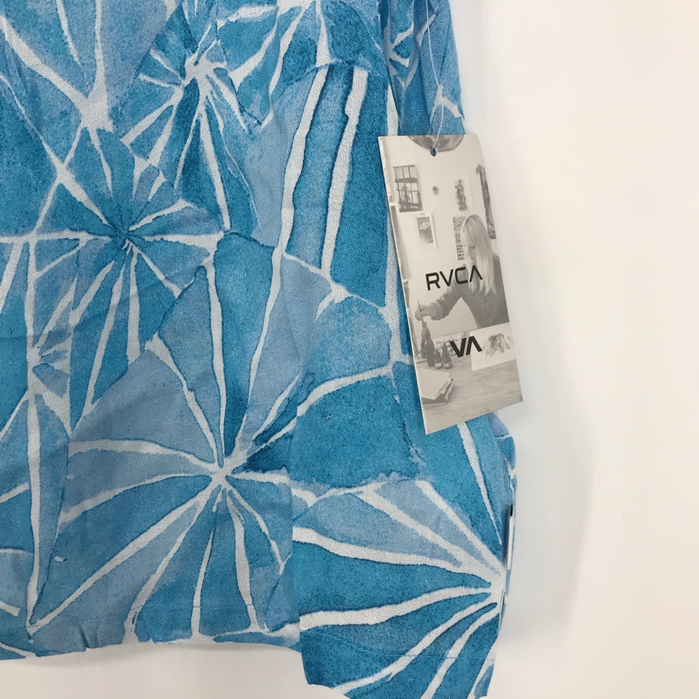RVCA Michelle Blade Shutter Print Crop Top Open Back NWT Size L - Picture 11 of 12